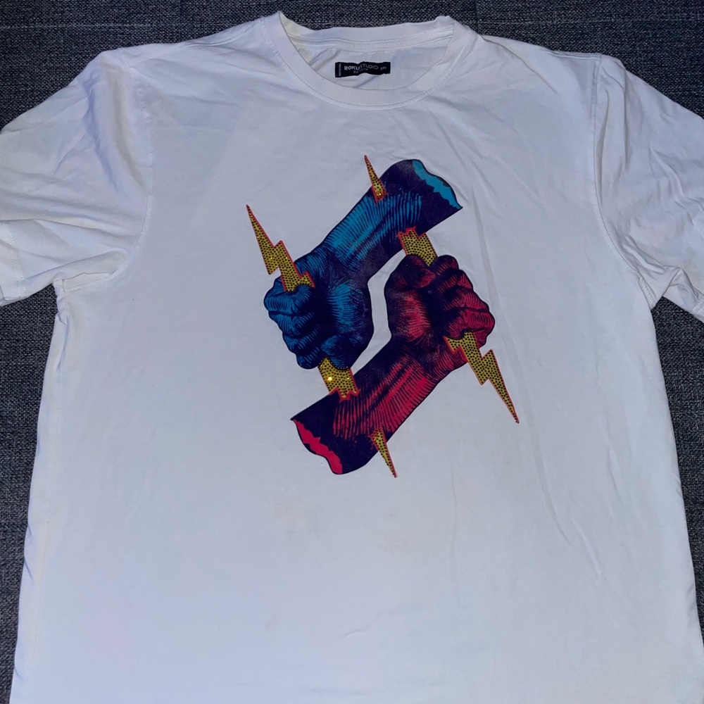 Studio White Short Sleeve Tee with Dynamic Graphic Design